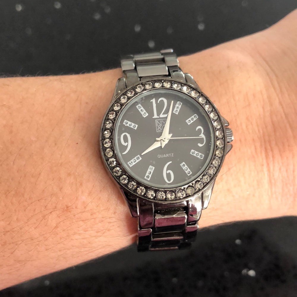 Watch used gently - Picture 2 of 3